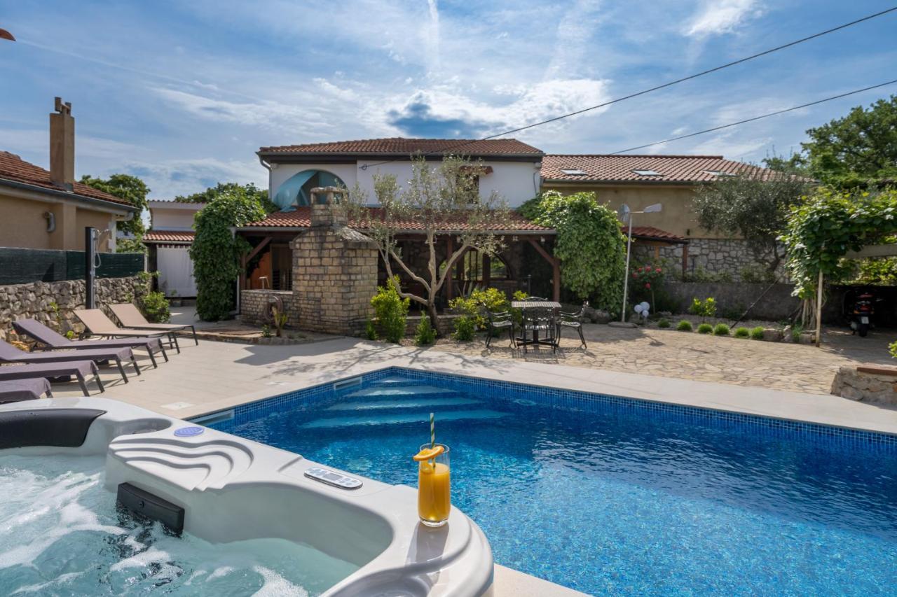 Stone Lady Holiday Home With Pool&Hot Tub,Sauna,Bbq,Garden Rasopasno Exterior photo