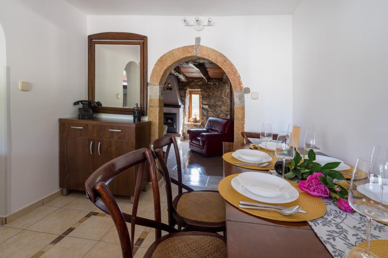 Stone Lady Holiday Home With Pool&Hot Tub,Sauna,Bbq,Garden Rasopasno Exterior photo
