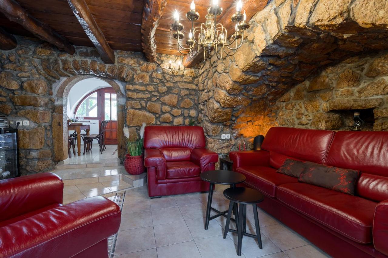 Stone Lady Holiday Home With Pool&Hot Tub,Sauna,Bbq,Garden Rasopasno Exterior photo