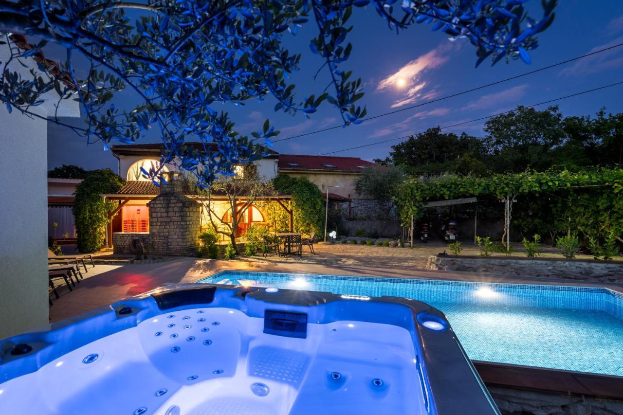 Stone Lady Holiday Home With Pool&Hot Tub,Sauna,Bbq,Garden Rasopasno Exterior photo